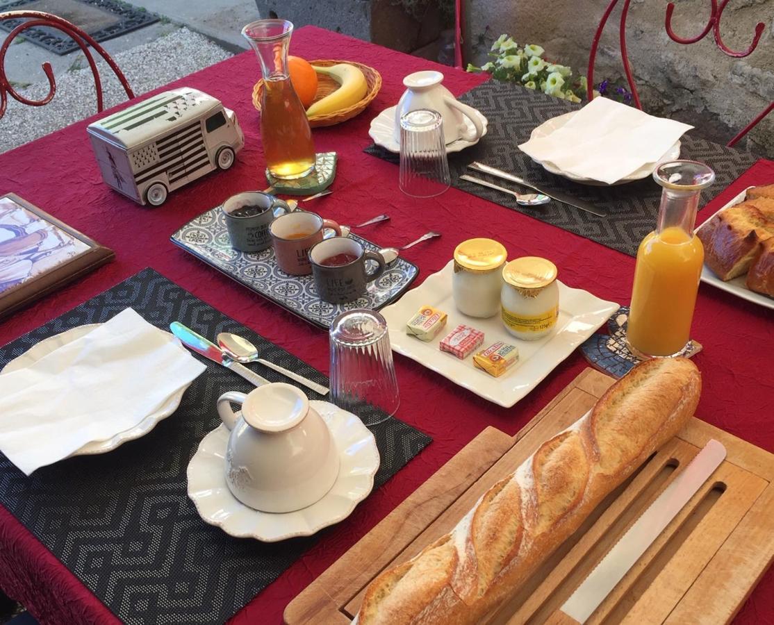 Les Maitres Sonneurs Bed & Breakfast Huriel Екстериор снимка