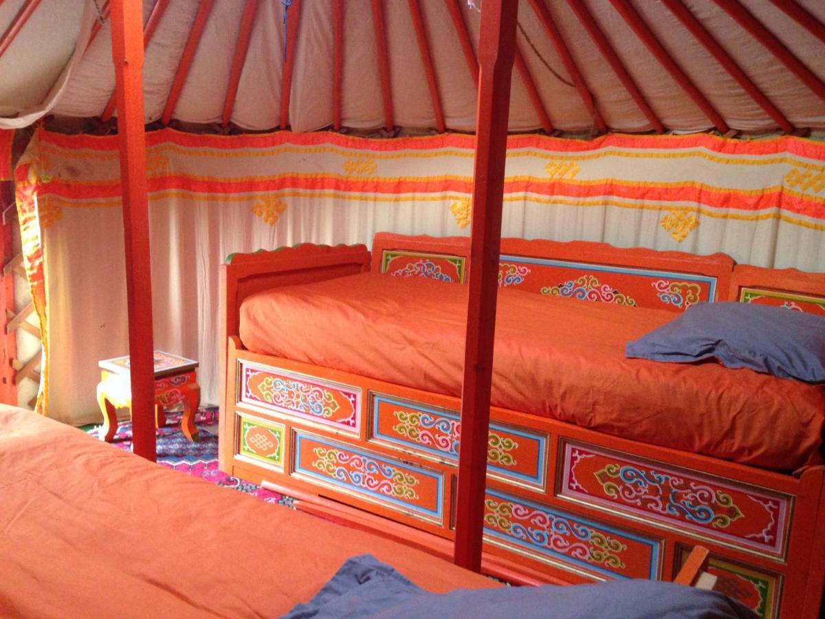 Les Maitres Sonneurs Bed & Breakfast Huriel Екстериор снимка