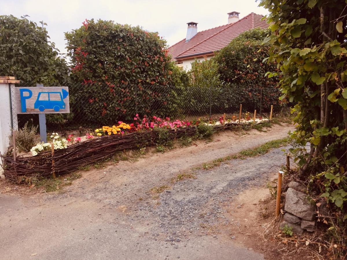 Les Maitres Sonneurs Bed & Breakfast Huriel Екстериор снимка