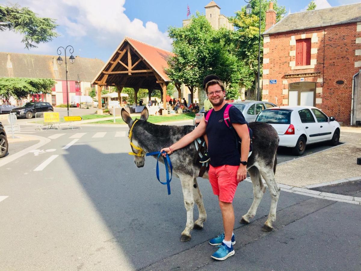 Les Maitres Sonneurs Bed & Breakfast Huriel Екстериор снимка