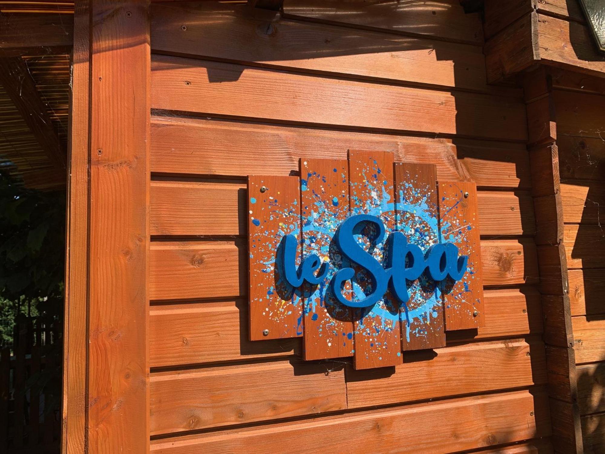 Les Maitres Sonneurs Bed & Breakfast Huriel Екстериор снимка