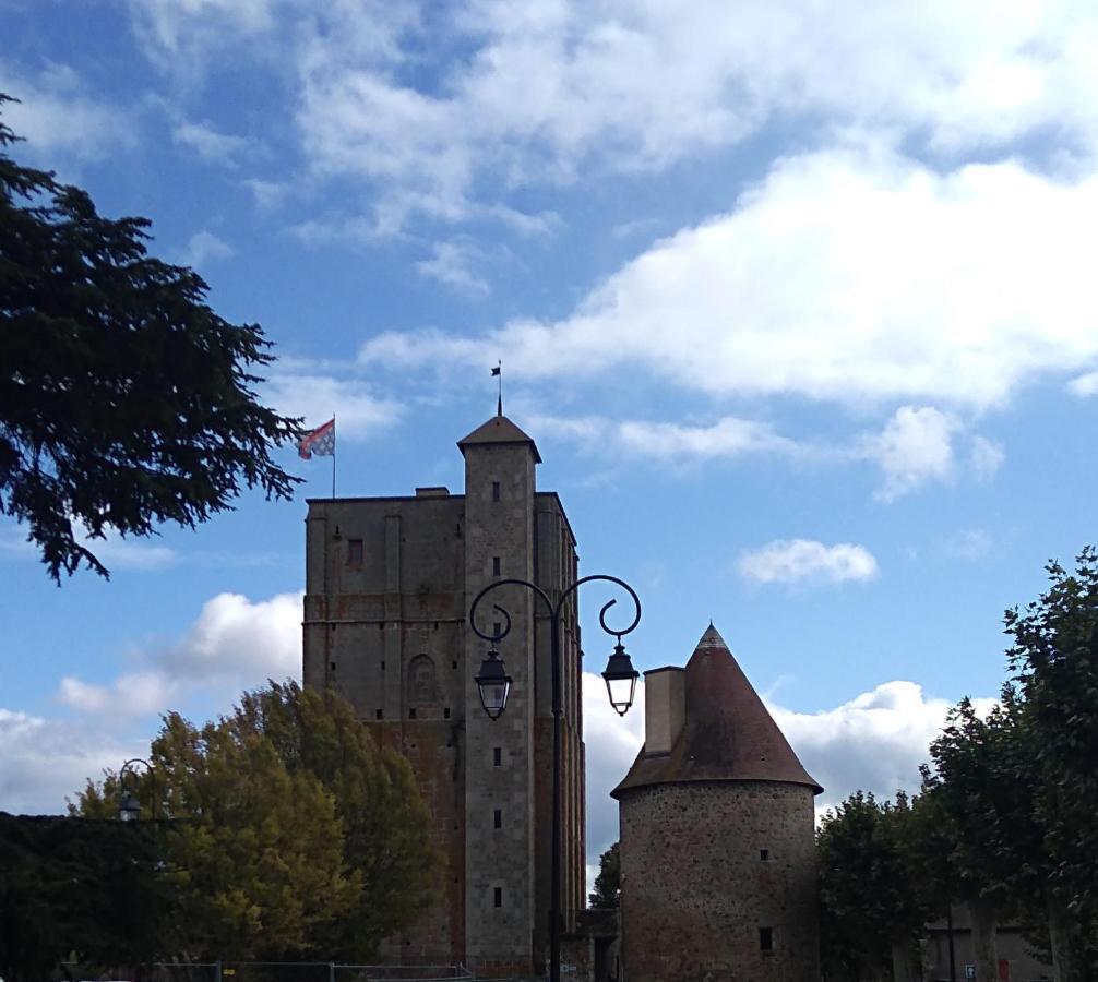 Les Maitres Sonneurs Bed & Breakfast Huriel Екстериор снимка