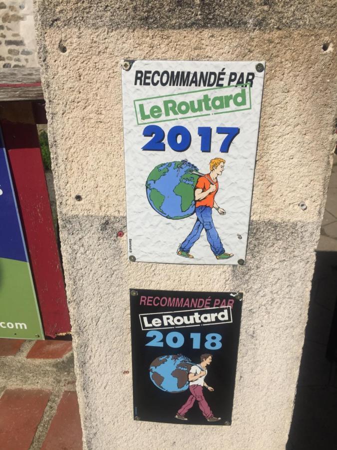 Les Maitres Sonneurs Bed & Breakfast Huriel Екстериор снимка