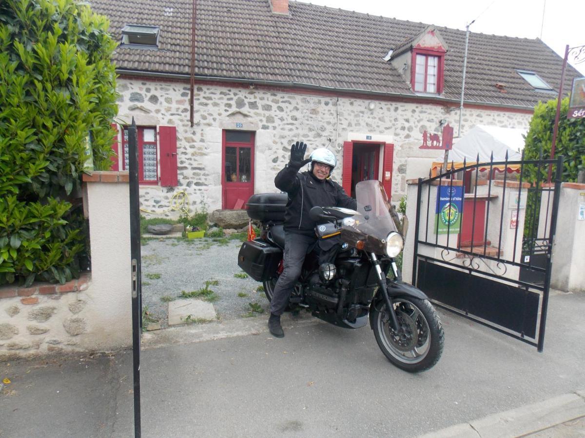 Les Maitres Sonneurs Bed & Breakfast Huriel Екстериор снимка